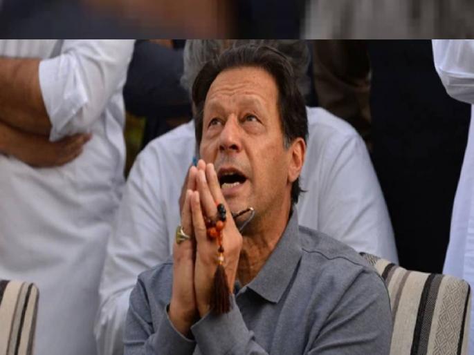 pakistan imran khan plea rejected in lahore court police reached for arrest pti leader | इम्रान खानवर अटकेची टांगती तलवार! अटकेसाठी पोलीस मोठ्या संख्येने दाखल pakistan imran khan plea rejected in lahore court police reached for arrest pti leader | इम्रान खानवर अटकेची टांगती तलवार! अटकेसाठी पोलीस मोठ्या संख्येने दाखल