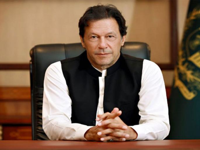 pakistan pm Imran Khans video message on Pulwama likely to be recorded one with multiple cuts | इम्रान खान यांचं भाषण पाकिस्तानी लष्कराकडून एडिट? 6 मिनिटांच्या व्हिडीओत 20 कट्स pakistan pm Imran Khans video message on Pulwama likely to be recorded one with multiple cuts | इम्रान खान यांचं भाषण पाकिस्तानी लष्कराकडून एडिट? 6 मिनिटांच्या व्हिडीओत 20 कट्स