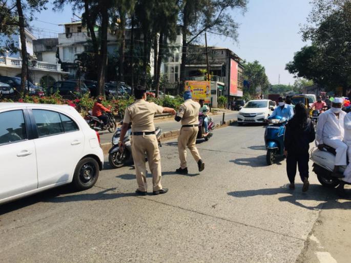 People of Pune, beware! Police rtake action against no using mask people | पुणेकरांनो, सावधान! मास्क न वापरणाऱ्यांविरोधात पोलिसांची पुन्हा कडक कारवाई सुरु People of Pune, beware! Police rtake action against no using mask people | पुणेकरांनो, सावधान! मास्क न वापरणाऱ्यांविरोधात पोलिसांची पुन्हा कडक कारवाई सुरु