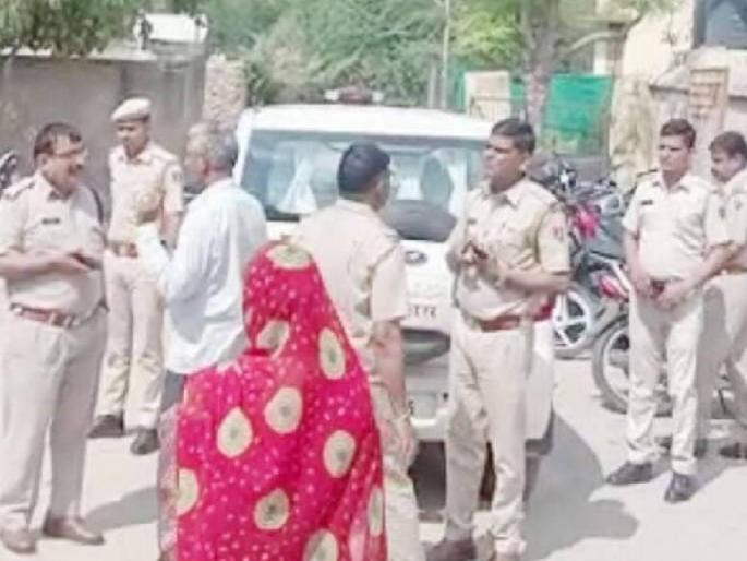 In Jaunpur, Uttar Pradesh, a young man ended his girlfriend life because she was talking to someone else  | प्रेयसी दुसऱ्यासोबत बोलायची म्हणून तरूणानं केलं धक्कादायक कृत्य; स्वत:च दिली कबुली  In Jaunpur, Uttar Pradesh, a young man ended his girlfriend life because she was talking to someone else  | प्रेयसी दुसऱ्यासोबत बोलायची म्हणून तरूणानं केलं धक्कादायक कृत्य; स्वत:च दिली कबुली