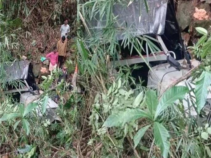 in Kerala Nine people died, two injured after their jeep fell into a gorge near Thalapuzha in Wayanad district today  | केरळमध्ये मोठी दुर्घटना! जीप दरीत कोसळल्याने नऊ जणांचा मृत्यू; २ जण गंभीर  in Kerala Nine people died, two injured after their jeep fell into a gorge near Thalapuzha in Wayanad district today  | केरळमध्ये मोठी दुर्घटना! जीप दरीत कोसळल्याने नऊ जणांचा मृत्यू; २ जण गंभीर