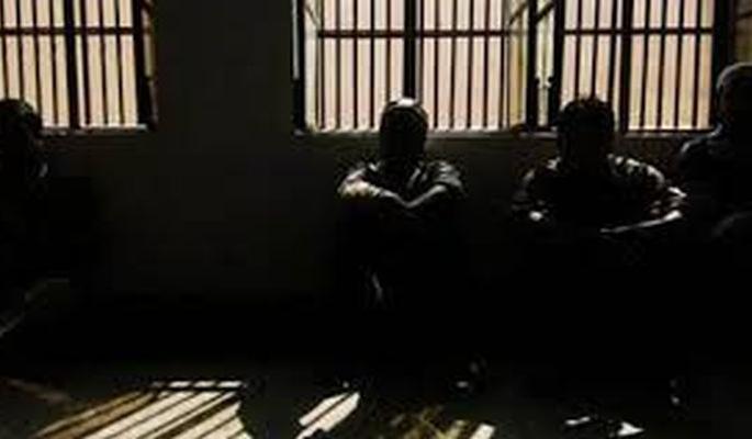 All four accused who beat up villagers in police custody | ग्रामस्थांना मारहाण करणाऱ्या चारही आरोपींना पोलीस कोठडी