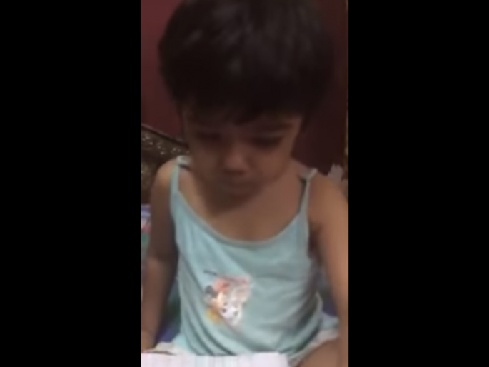 A girl child education story | एका चिमुकलीच्या शिक्षणाची रडकथा A girl child education story | एका चिमुकलीच्या शिक्षणाची रडकथा