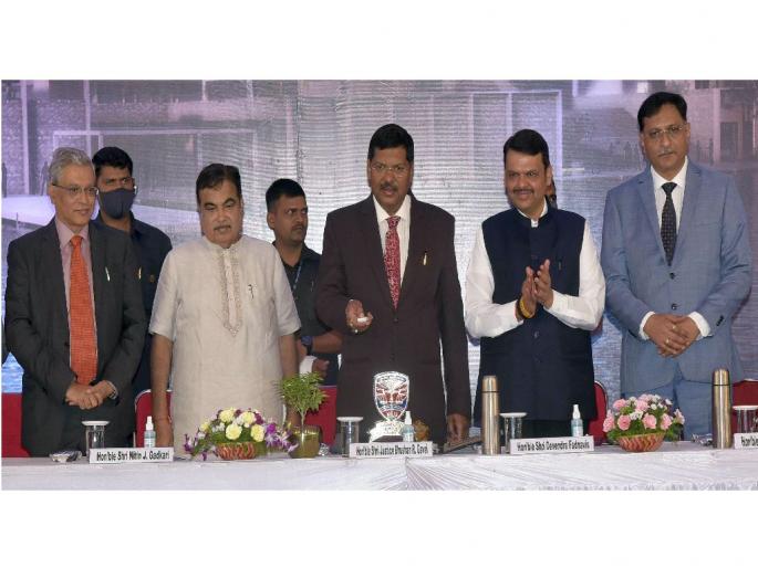 inauguration of maharashtra national law university hostel and facilitation centre in nagpur | अनेक अडथळे पार करून राष्ट्रीय विधी विद्यापीठ साकारलेच - न्या. भूषण गवई inauguration of maharashtra national law university hostel and facilitation centre in nagpur | अनेक अडथळे पार करून राष्ट्रीय विधी विद्यापीठ साकारलेच - न्या. भूषण गवई