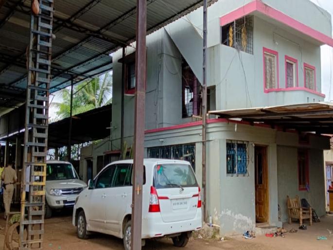 Income tax department raid in Shirol taluk of Kolhapur district, investigation on the participation of private factory | कोल्हापूर जिल्ह्यातील शिरोळ तालुक्यात आयकर विभागाचा छापा, खासगी कारखान्याच्या भागिदारीवरुन चौकशी Income tax department raid in Shirol taluk of Kolhapur district, investigation on the participation of private factory | कोल्हापूर जिल्ह्यातील शिरोळ तालुक्यात आयकर विभागाचा छापा, खासगी कारखान्याच्या भागिदारीवरुन चौकशी