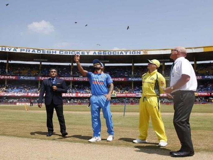 Australia won the toss and bat first | IndVsAus : शतक झळकावून फिंच परतला, मोठ्या धावसंख्येकडे कांगारूंची वाटचाल