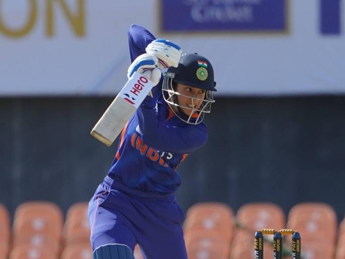Most runs for India in T20I cricket : Smriti Mandhana complete 2000 runs in T20I, she broke KL Rahul, Ms Dhoni record in INDW vs SLW match | Smriti Mandhana : भारताच्या पोरी आंतरराष्ट्रीय ट्वेंटी-२०त पुरूषांवर भारी; स्मृती मानधनाने मोडला MS Dhoni, KL Rahulचा विक्रम  