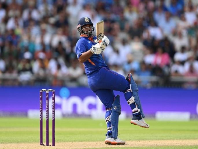 IND vs NZ Indian captain Shikhar Dhawan backs Rishabh Pant and advises Sanju Samson to wait a bit | IND vs NZ: फेल ठरल्यानंतरही शिखर धवनने केले रिषभचे समर्थन; म्हणाला, पंत मॅच विनर आहे...