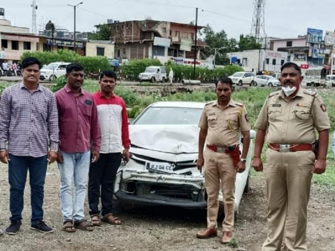 vigilance of Indapur police 18 lakh items including 14 kg of cannabis were seized | Pune Crime| इंदापुरात साडे अठ्ठावीस किलो गांजासह १८ लाखांचा मुद्देमाल जप्त vigilance of Indapur police 18 lakh items including 14 kg of cannabis were seized | Pune Crime| इंदापुरात साडे अठ्ठावीस किलो गांजासह १८ लाखांचा मुद्देमाल जप्त