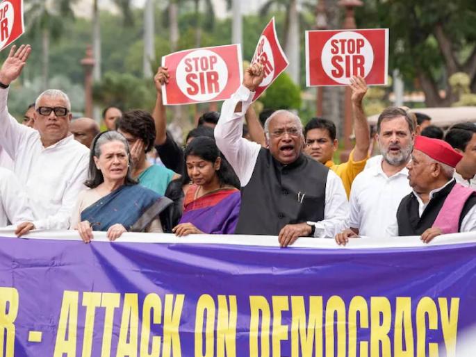 India Aghadi to hold show of strength against vote rigging tomorrow, 300 MPs led by Rahul Gandhi will march from Parliament to the Election Commission office | 'मतचोरी' विरोधात इंडिया आघाडीचे उद्या शक्तिप्रदर्शन, राहुल गांधींच्या नेतृत्वाखाली खासदार संसदेपासून निवडणूक आयोगाच्या कार्यालयापर्यंत मोर्चा काढणार
