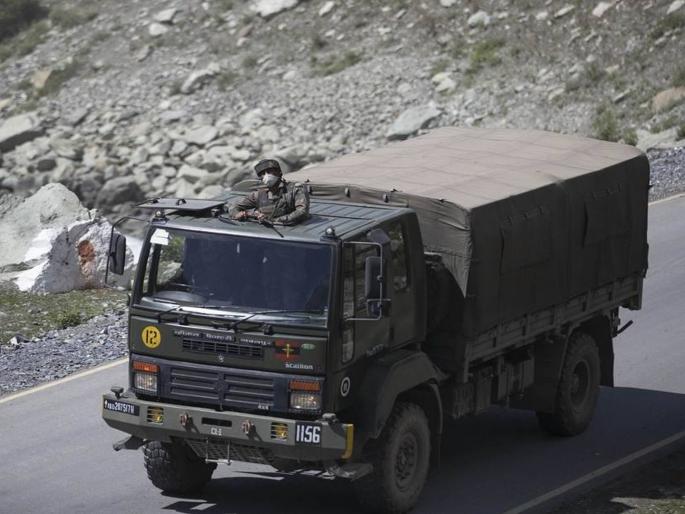 Big Breaking: Indo-China troops clash again; 20 Chinese soldiers injured | India China Faceoff: भारत-चीन सैनिकांमध्ये पुन्हा झटापट; 4 भारतीय, 20 चिनी सैनिक जखमी Big Breaking: Indo-China troops clash again; 20 Chinese soldiers injured | India China Faceoff: भारत-चीन सैनिकांमध्ये पुन्हा झटापट; 4 भारतीय, 20 चिनी सैनिक जखमी