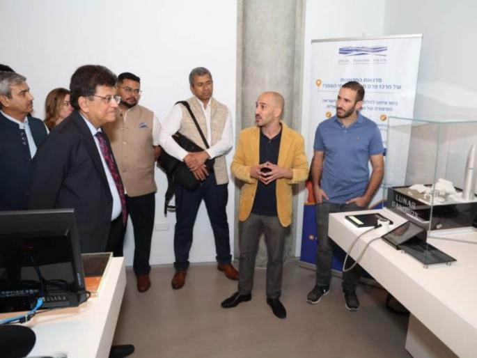 Minister Piyush Goyal Visits Peres Center for Peace and Innovation in Tel Aviv, Explores Israel's Tech Prowess | india Israel: कॅमेरा लावलेली गोळी पोटात गेल्यावर काय होते? कुठून आल्या कल्पना?