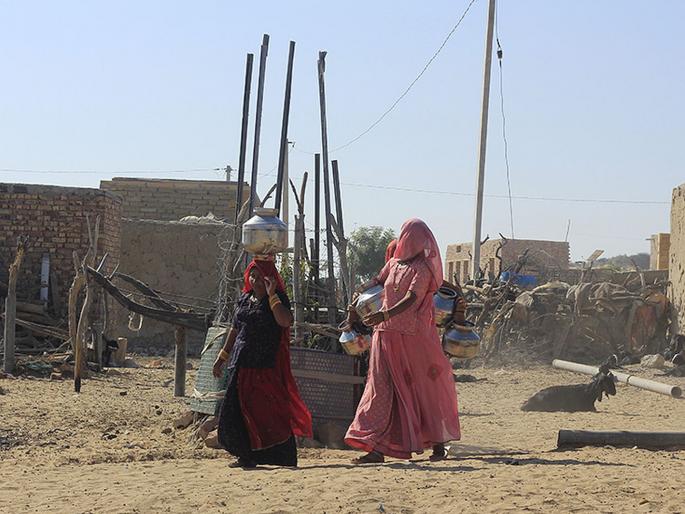 Magic happened on the India-Pakistan border, development works worth lakhs of rupees were done; the village itself disappeared | भारत-पाक सीमेवर जादू झाली, लाखो रुपयांची विकास कामे केली; गावच गायब झाला