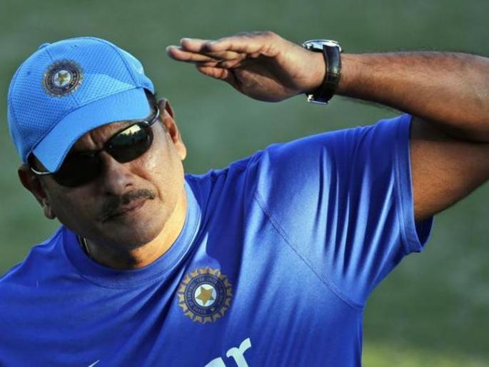 Sourav Ganguly will give extra work to Ravi Shastri | सौरव गांगुली आता रवी शास्त्रींना लावणार कामाला; देणार 'ही' अतिरीक्त जबाबदारी