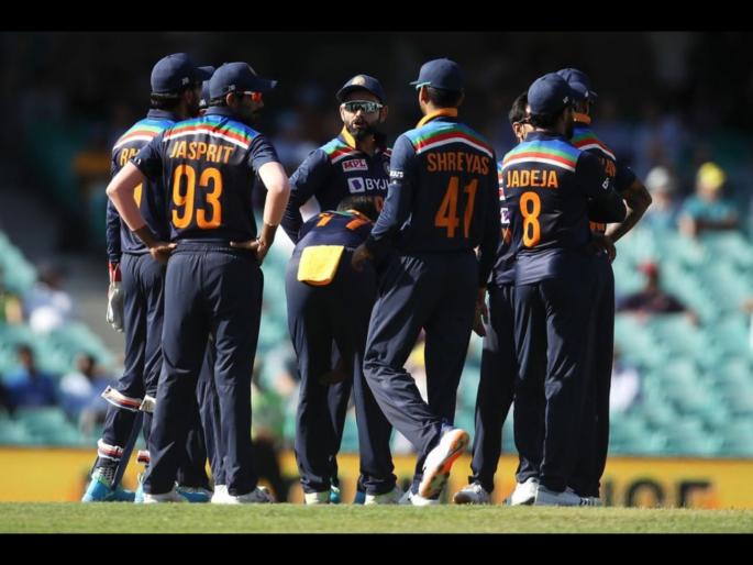 India vs Australia : India's players have been fined 20 per cent of their match fee after a slow over-rate in the first ODI  | India vs Australia : भारतीय संघाला पराभवानंतर आणखी एक धक्का; खेळाडूंना भरावा लागला दंड!