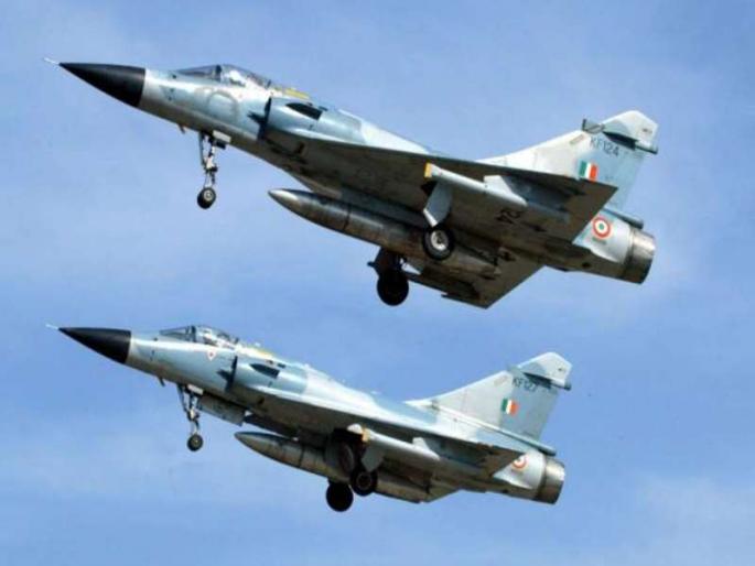 India's pilot in Pakistan, get rid of it safely, India's demand | भारताचा पायलट पाकिस्तानमध्येच, त्याची सुखरूप सुटका करा, भारताची मागणी 