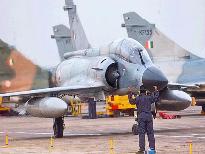 Indian AirForce will be further strengthened; Government approves purchase of 1,000 kg bombs | भारतीय वायुसेना आणखी मजबूत होणार; १,००० किलो वजनी बॉम्ब खरेदी करण्यास सरकारची मंजुरी Indian AirForce will be further strengthened; Government approves purchase of 1,000 kg bombs | भारतीय वायुसेना आणखी मजबूत होणार; १,००० किलो वजनी बॉम्ब खरेदी करण्यास सरकारची मंजुरी