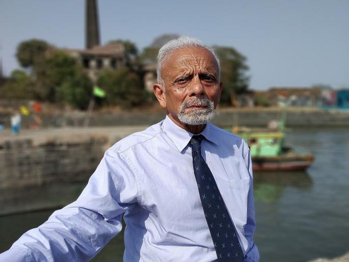 And I cut my own leg with a sharp knife, Major General Ian Cardozo recounted the thrill of the 1971 war. | अन् मी धारदार खुखरीने स्वत:चा पाय स्वत:च कापला, मेजर जनरल ईयान कार्डाेजाे यांनी सांगितला १९७१ च्या युद्धाचा थरार And I cut my own leg with a sharp knife, Major General Ian Cardozo recounted the thrill of the 1971 war. | अन् मी धारदार खुखरीने स्वत:चा पाय स्वत:च कापला, मेजर जनरल ईयान कार्डाेजाे यांनी सांगितला १९७१ च्या युद्धाचा थरार