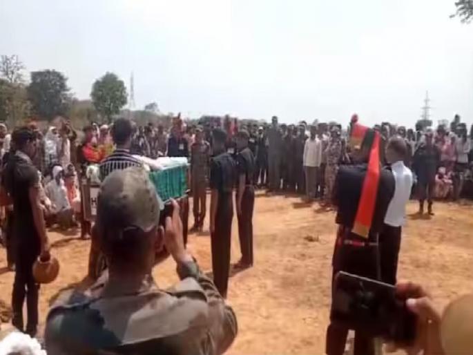 Shalikram Yadav from Chhatarpur in Madhya Pradesh was martyred in a truck accident in Leh-Ladakh | हृदयद्रावक! ६ महिन्यांचा लेक पोरका झाला; भारतमातेच्या हुतात्मा सुपुत्राला अखेरचा निरोप Shalikram Yadav from Chhatarpur in Madhya Pradesh was martyred in a truck accident in Leh-Ladakh | हृदयद्रावक! ६ महिन्यांचा लेक पोरका झाला; भारतमातेच्या हुतात्मा सुपुत्राला अखेरचा निरोप