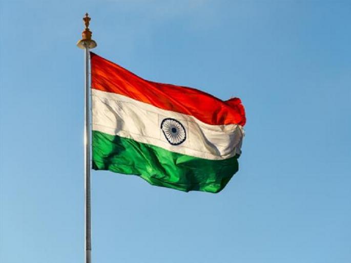 national flag not hoisted for two days crime against headmaster suspension of three teachers | पुणे : दोन दिवस राष्ट्रध्वज उतरवलाच नाही, मुख्याध्यापकावर गुन्हा; तीन शिक्षकांचे निलंबन national flag not hoisted for two days crime against headmaster suspension of three teachers | पुणे : दोन दिवस राष्ट्रध्वज उतरवलाच नाही, मुख्याध्यापकावर गुन्हा; तीन शिक्षकांचे निलंबन