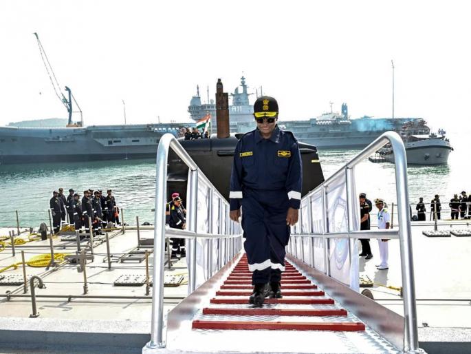 Navy to add not one or two but 19 warships; India's answer to China's challenge | नौदल एक-दोन नव्हे तर १९ युद्धनौका सामील करणार; चीनच्या आव्हानाला भारताचे उत्तर Navy to add not one or two but 19 warships; India's answer to China's challenge | नौदल एक-दोन नव्हे तर १९ युद्धनौका सामील करणार; चीनच्या आव्हानाला भारताचे उत्तर