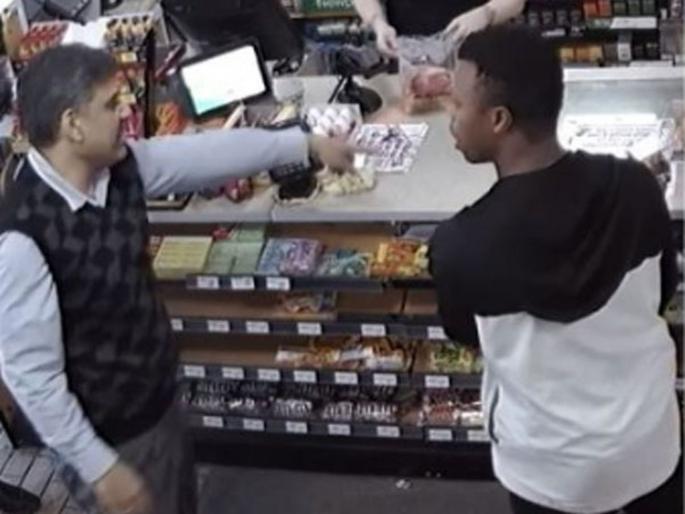Video : Indian Owner catches hungry teen shoplifting doesn't call the cops but gives him food | भूकेपोटी चोरी करणाऱ्याला रोखलं, जेवण दिलं; यूएसमधील भारतीयाचा वाटेल अभिमान Video : Indian Owner catches hungry teen shoplifting doesn't call the cops but gives him food | भूकेपोटी चोरी करणाऱ्याला रोखलं, जेवण दिलं; यूएसमधील भारतीयाचा वाटेल अभिमान