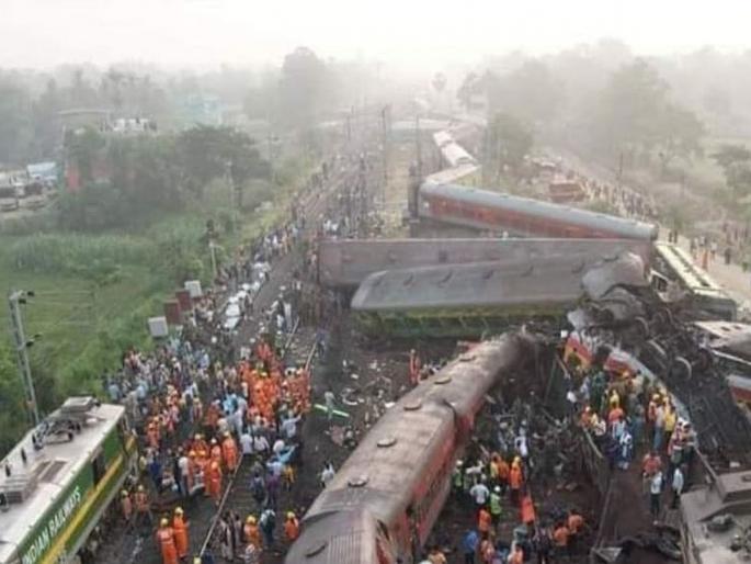 Odisha Train Accident: The timing of the accident is suspicious, it is likely to be an accident, the former railway minister demanded an inquiry | अपघाताचं टायमिंग संशयास्पद, हा घातपात असण्याची शक्यता, माजी रेल्वेमंत्र्यांनी केली चौकशीची मागणी Odisha Train Accident: The timing of the accident is suspicious, it is likely to be an accident, the former railway minister demanded an inquiry | अपघाताचं टायमिंग संशयास्पद, हा घातपात असण्याची शक्यता, माजी रेल्वेमंत्र्यांनी केली चौकशीची मागणी