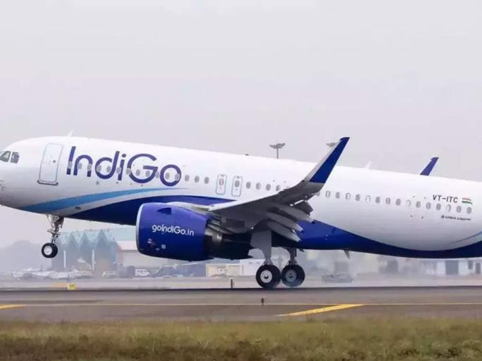 Bomb threat on IndiGo flight again; Emergency landing in Mumbai | इंडिगोच्या विमानात पुन्हा बॉम्बची धमकी; मुंबईत इमर्जन्सी लँडिंग Bomb threat on IndiGo flight again; Emergency landing in Mumbai | इंडिगोच्या विमानात पुन्हा बॉम्बची धमकी; मुंबईत इमर्जन्सी लँडिंग