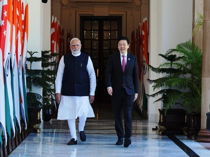 India Singapore Ties: Trump kept imposing tariffs and India signed 5 major deals worth billions with Singapore | ट्रम्प टॅरिफ-टॅरिफ करत राहिले अन् भारताने सिंगापूरसोबत अब्जावधीचे ५ मोठे करार केले... India Singapore Ties: Trump kept imposing tariffs and India signed 5 major deals worth billions with Singapore | ट्रम्प टॅरिफ-टॅरिफ करत राहिले अन् भारताने सिंगापूरसोबत अब्जावधीचे ५ मोठे करार केले...