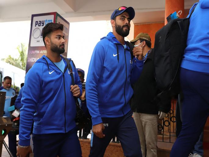 India vs South Africa : Reports coming second and third ODI between India vs South Africa will be played in empty stadiums svg | India vs South Africa : पहिला सामना पावसामुळे रद्द; दुसऱ्या व तिसऱ्या 'वन डे'बाबत महत्त्वाचा निर्णय  