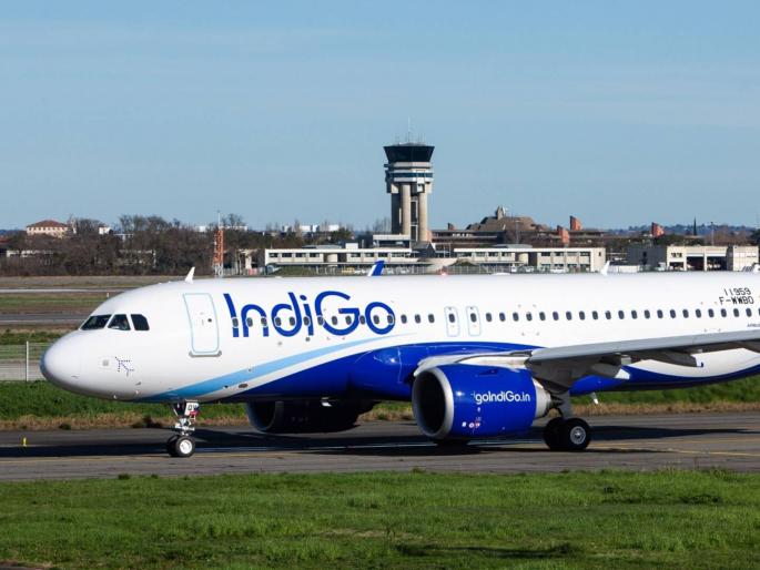 IndiGo passengers' concerns; Will give travel vouchers of Rs 10,000; Only those affected between December 3 and 5 will get compensation | इंडिगोकडून प्रवाशांची बोळवण; देणार १० हजारांचे ट्रॅव्हल व्हाउचर; ३ ते ५ डिसेंबरदरम्यान फटका बसलेल्यांनाच मिळेल भरपाई