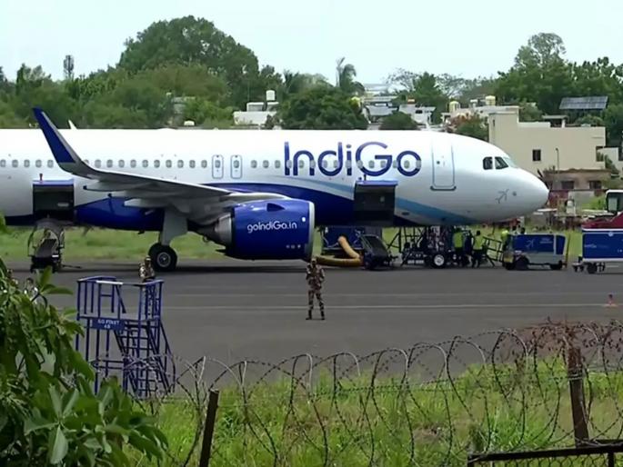 Indigo Flights Issue: ...so Indigo's service was disrupted; More than 100 flights were canceled | Indigo Flights Issue: ...म्हणून इंडिगोची सेवा ढेपाळली; १०० पेक्षा जास्त विमाने झाली रद्द