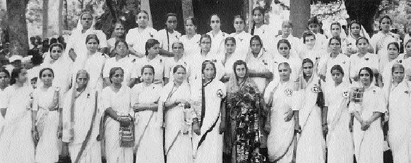  Indiraji's memory is still in the heart of Sangliikar ... Indira Gandhi Jayanti Special | इंदिराजींच्या स्मृती अजूनही सांगलीकरांच्या हृदयात... इंदिरा गांधी जयंती विशेष