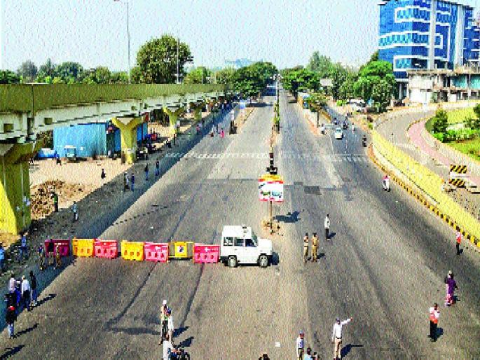  Retail pirate; Stressful peace in the city | पिंपरीत किरकोळ दगडफेक; शहरात तणावपूर्ण शांतता  