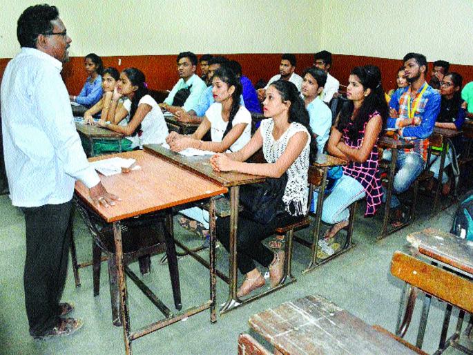 There is also an increasing trend of students towards night schools | रात्रशाळांकडेही विद्यार्थ्यांचा वाढतोय कल There is also an increasing trend of students towards night schools | रात्रशाळांकडेही विद्यार्थ्यांचा वाढतोय कल