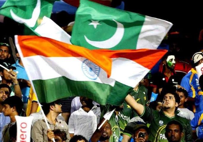 Ind vs Pak: beautiful pakistani girl wins indian hearts | Ind vs Pak: सुंदरा मनामध्ये भरली... पाकिस्तानच्या 'या' ललनेनं भारतीय तरुणाईला केलं घायाळ
