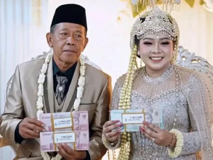 Marriage to a girl 50 years younger than him and a market of rumors; 1.6 crore dowry check turned out to be fake, without paying the photographer's money... | आपल्यापेक्षा ५० वर्ष लहान तरुणीशी लग्न अन् अफवांचा बाजार; १.६ कोटींचा हुंड्याचा चेक बनावट निघाला, फोटोग्राफरचे पैसे न देताच... Marriage to a girl 50 years younger than him and a market of rumors; 1.6 crore dowry check turned out to be fake, without paying the photographer's money... | आपल्यापेक्षा ५० वर्ष लहान तरुणीशी लग्न अन् अफवांचा बाजार; १.६ कोटींचा हुंड्याचा चेक बनावट निघाला, फोटोग्राफरचे पैसे न देताच...