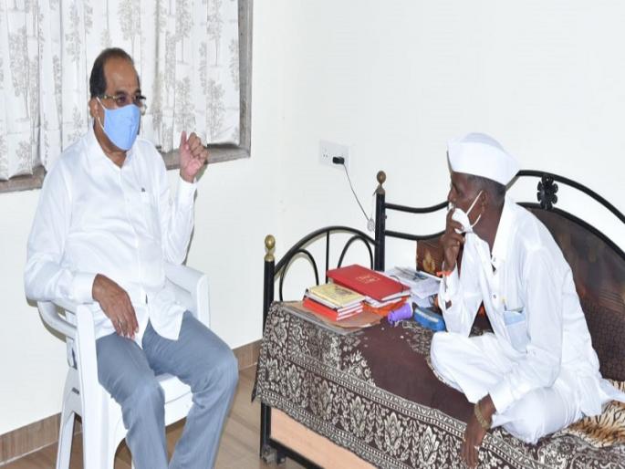 Radhakrishna Vikhe says..Indorikar Maharaj should continue the work of awakening | राधाकृष्ण विखे म्हणतात..इंदोरीकर महाराजांनी प्रबोधनाचे काम सुरू ठेवावे Radhakrishna Vikhe says..Indorikar Maharaj should continue the work of awakening | राधाकृष्ण विखे म्हणतात..इंदोरीकर महाराजांनी प्रबोधनाचे काम सुरू ठेवावे