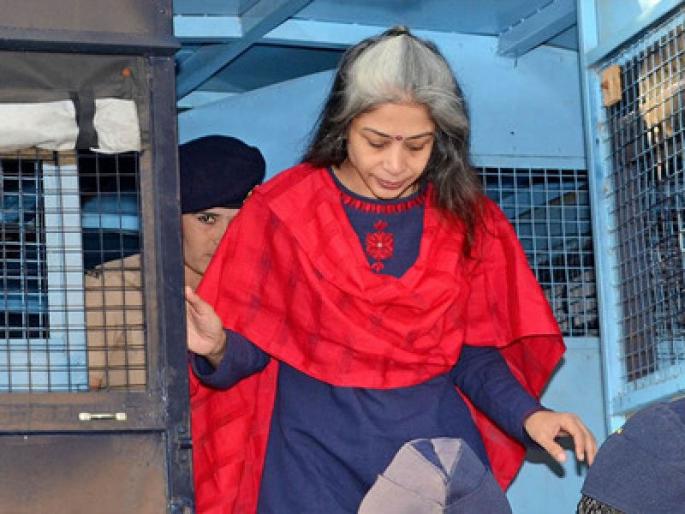 Indrani Mukhrji admitted in JJ hospital | इंद्राणी मुखर्जीला केले जेजे रुग्णालयात दाखल