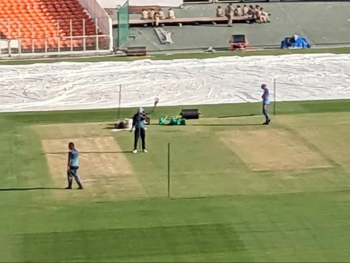 India Vs Australia: Team India's tension increased by the pitch before the fourth test, what will happen in Ahmedabad? Fans are also worried | India Vs Australia: चौथ्या कसोटीपूर्वी खेळपट्टीनं वाढवलं टीम इंडियाचं टेन्शन, अहमदाबादमध्ये काय होणार? फॅन्सही चिंतीत
