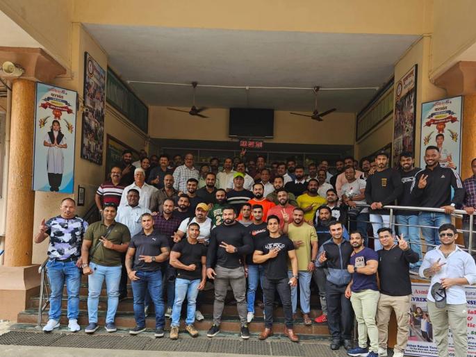 Bodybuilders' strength behind Mumbai Bodybuilders association, support for association's decision for Shiv Chattrapati awards for athletes | मुंबई संघटनेच्या पाठीशी शरीरसौष्ठवपटूंची ताकद, खेळाडूंच्या पुरस्कारांसाठी संघटनेच्या निर्णयाला पाठिंबा Bodybuilders' strength behind Mumbai Bodybuilders association, support for association's decision for Shiv Chattrapati awards for athletes | मुंबई संघटनेच्या पाठीशी शरीरसौष्ठवपटूंची ताकद, खेळाडूंच्या पुरस्कारांसाठी संघटनेच्या निर्णयाला पाठिंबा
