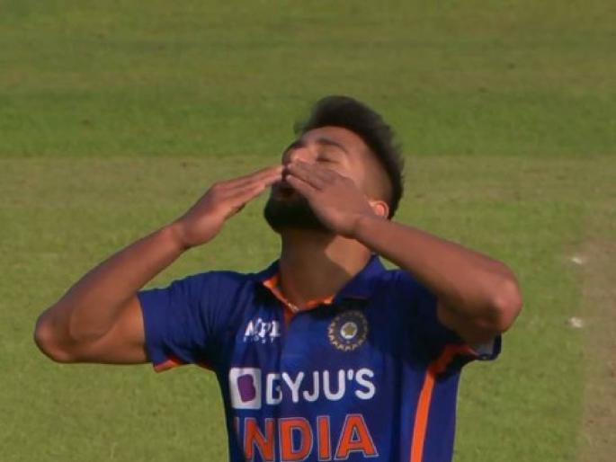 IRE vs IND, 2nd T20I Live Updates : India (225/7 in 20 overs) beat Ireland (221/5) by four runs, win series 2-0 | IRE vs IND, 2nd T20I : टीम इंडियाने बाजी मारली, परंतु आयर्लंडने अखेरच्या चेंडूपर्यंत झुंज दिली; यजमानांनी खेचले सर्वाधिक षटकार