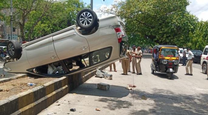 An uncontrolled Innova crushed an e-rickshaw driver in Nagpur | नागपुरात अनियंत्रित इनोव्हाने ई-रिक्षाचालकास चिरडले