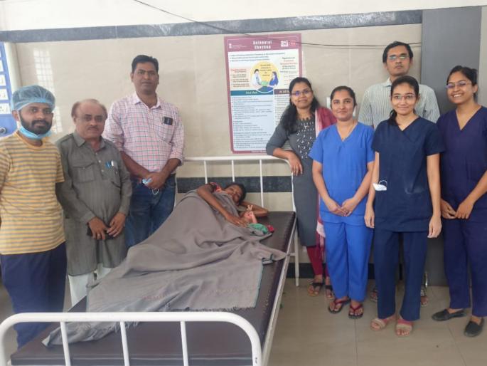 'Three Idiots'-like situation in Jalna; Doctors performed 'vacuum' delivery, mother and baby are safe | जालन्यात 'थ्री इडियट' सारखी परिस्थिती; डॉक्टरांनी केली 'व्हॅक्युअम' प्रसूती, आई-बाळ सुखरूप 'Three Idiots'-like situation in Jalna; Doctors performed 'vacuum' delivery, mother and baby are safe | जालन्यात 'थ्री इडियट' सारखी परिस्थिती; डॉक्टरांनी केली 'व्हॅक्युअम' प्रसूती, आई-बाळ सुखरूप