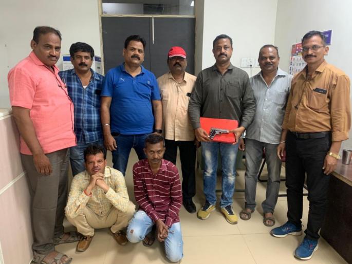 Just before Diwali, the explosion of illegal pistols and cartridges; Five people were caught in 3 days | दिवाळीपूर्वीच अवैध पिस्तूल अन् काडतुसांचा धमाका; ३ दिवसात पाच जणांना पकडले Just before Diwali, the explosion of illegal pistols and cartridges; Five people were caught in 3 days | दिवाळीपूर्वीच अवैध पिस्तूल अन् काडतुसांचा धमाका; ३ दिवसात पाच जणांना पकडले