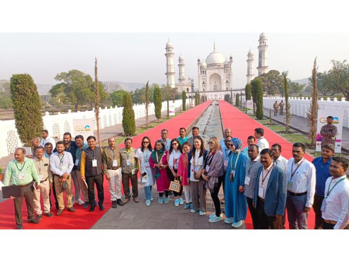 G20 Summit: Foreign guests say 'Wow Taj!' after visiting Bibi ka maqbara | G20 Summit: परदेशी पाहुणे शहर भ्रमंतीवर; बीबी- का- मकबरा पाहून म्हणाले 'वाह ताज!' G20 Summit: Foreign guests say 'Wow Taj!' after visiting Bibi ka maqbara | G20 Summit: परदेशी पाहुणे शहर भ्रमंतीवर; बीबी- का- मकबरा पाहून म्हणाले 'वाह ताज!'