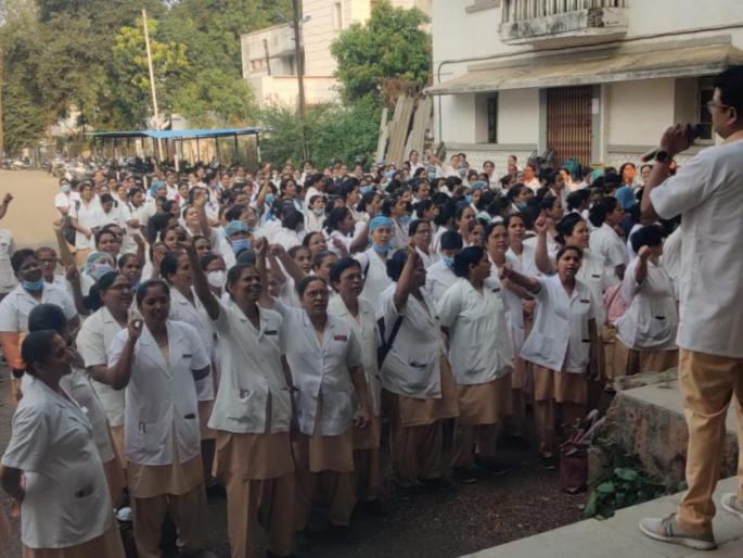 Old pension demand Ghati, district hospital nurses on strike, plight of patients | जुन्या पेन्शनसाठी घाटी, जिल्हा रुग्णालयातील परिचारिका संपावर, रुग्णांचे हाल Old pension demand Ghati, district hospital nurses on strike, plight of patients | जुन्या पेन्शनसाठी घाटी, जिल्हा रुग्णालयातील परिचारिका संपावर, रुग्णांचे हाल