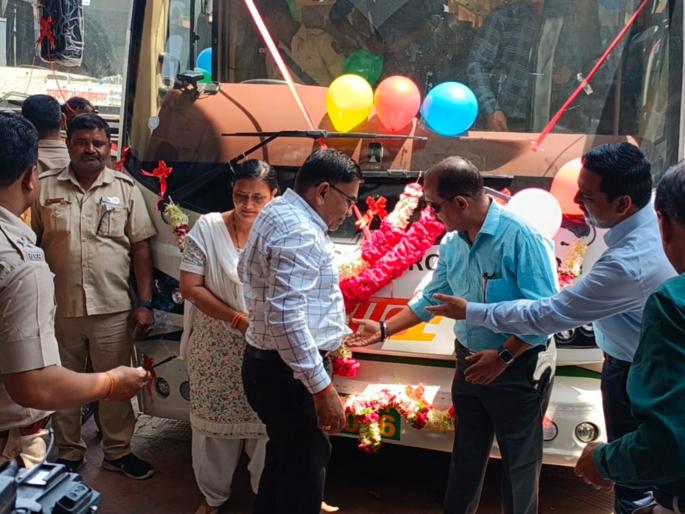 Chhatrapati Sambhajinagar to Pune E-Bus Shivai departs, spontaneous response of passengers | छत्रपती संभाजीनगरहून पुण्याला ई-बस शिवाई रवाना, प्रवाशांचा उत्स्फूर्त प्रतिसाद Chhatrapati Sambhajinagar to Pune E-Bus Shivai departs, spontaneous response of passengers | छत्रपती संभाजीनगरहून पुण्याला ई-बस शिवाई रवाना, प्रवाशांचा उत्स्फूर्त प्रतिसाद