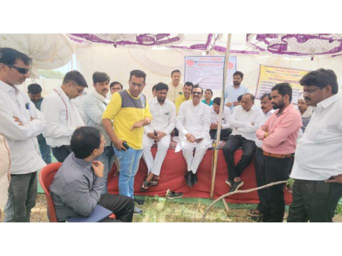 'Improve educational standards'; Parents go on hunger strike against Podar School | 'शैक्षणिक दर्जा सुधारा'; पोदार स्कूलच्या विरोधात पालकांचे उपोषण सुरू 'Improve educational standards'; Parents go on hunger strike against Podar School | 'शैक्षणिक दर्जा सुधारा'; पोदार स्कूलच्या विरोधात पालकांचे उपोषण सुरू