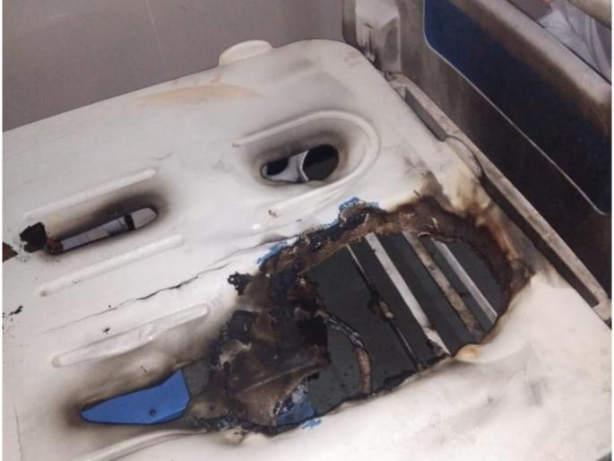 Electric bed fire at Ghati Hospital, luckily mishap averted | घाटी रुग्णालयात इलेक्ट्रिक बेडला आग, सुदैवाने दुर्घटना टळली Electric bed fire at Ghati Hospital, luckily mishap averted | घाटी रुग्णालयात इलेक्ट्रिक बेडला आग, सुदैवाने दुर्घटना टळली